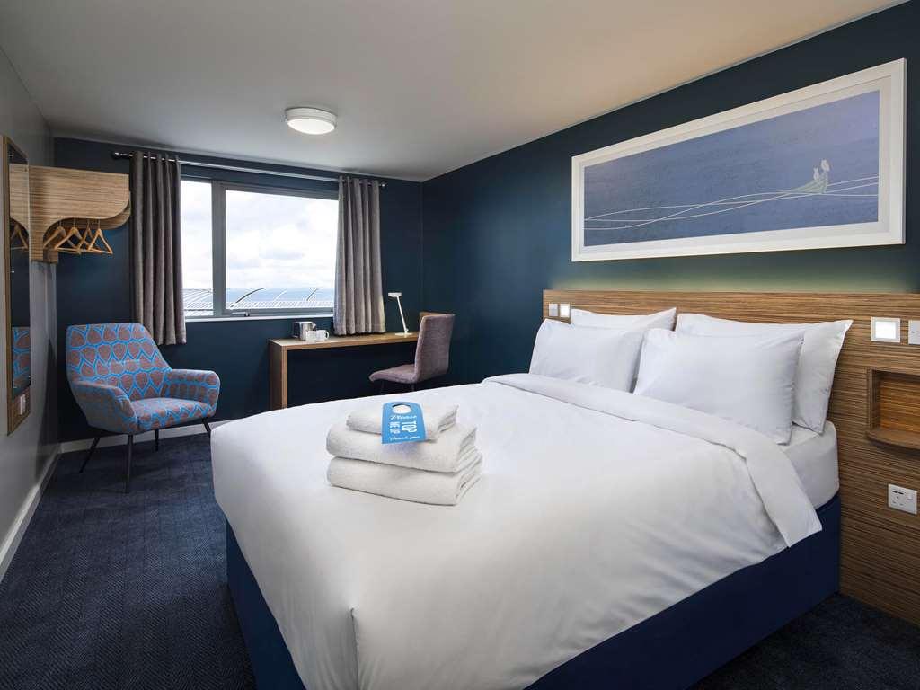 Travelodge London Stratford Hotel Номер фото