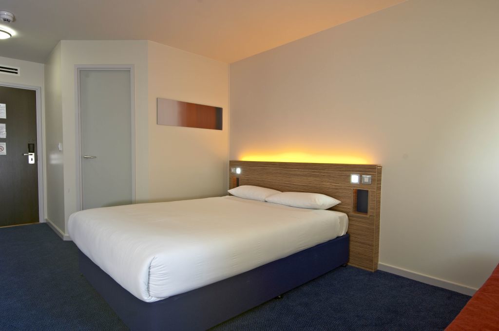 Travelodge London Stratford Hotel Экстерьер фото