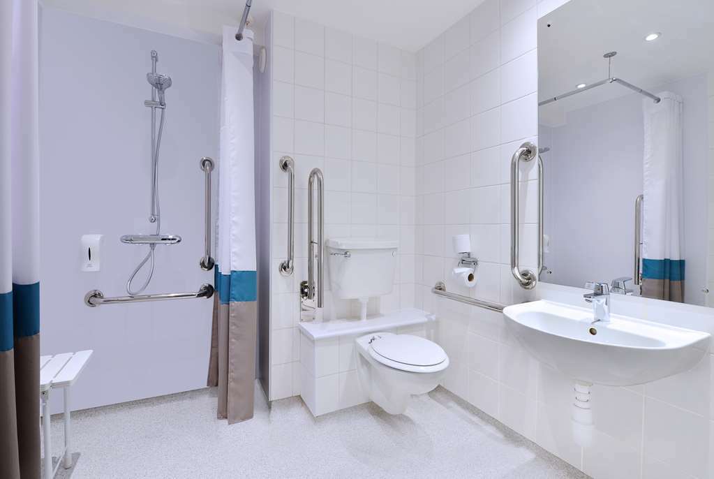 Travelodge London Stratford Hotel Номер фото